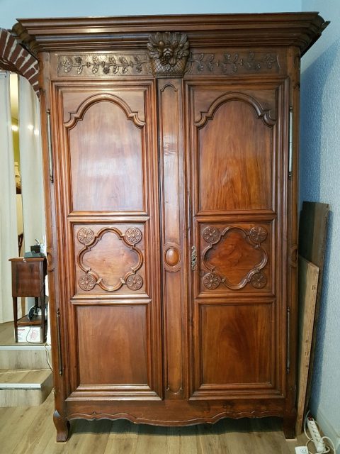 ARMOIRE