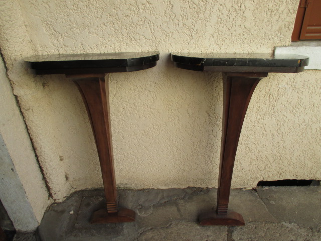 CONSOLES